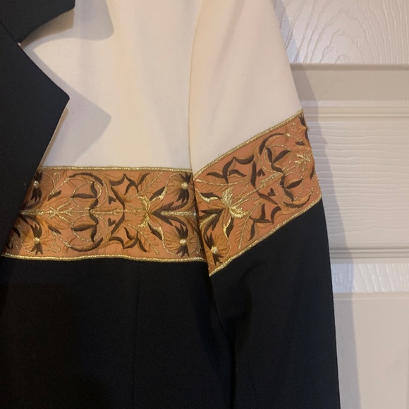 Privata Black/Ivory/Gold Embellished Wool Lined Blazer sz 10 - Picture 4 of 5